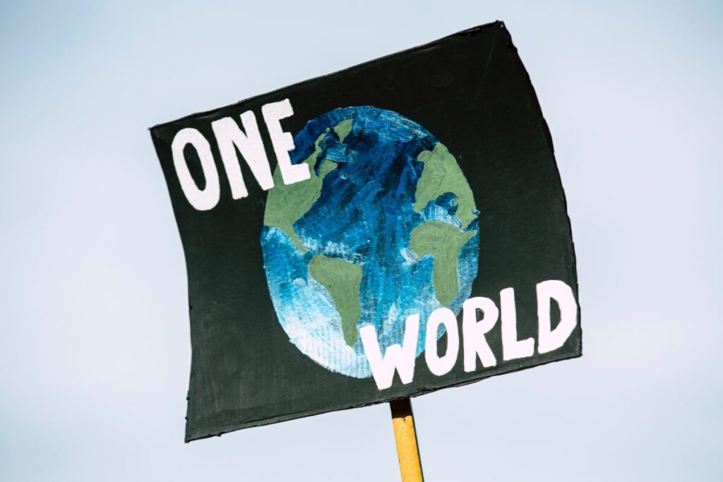 ¿Quién Cuida Mejor el Ambiente?: Debates sobre Capitalismo y Medio Ambiente en su Día Mundial